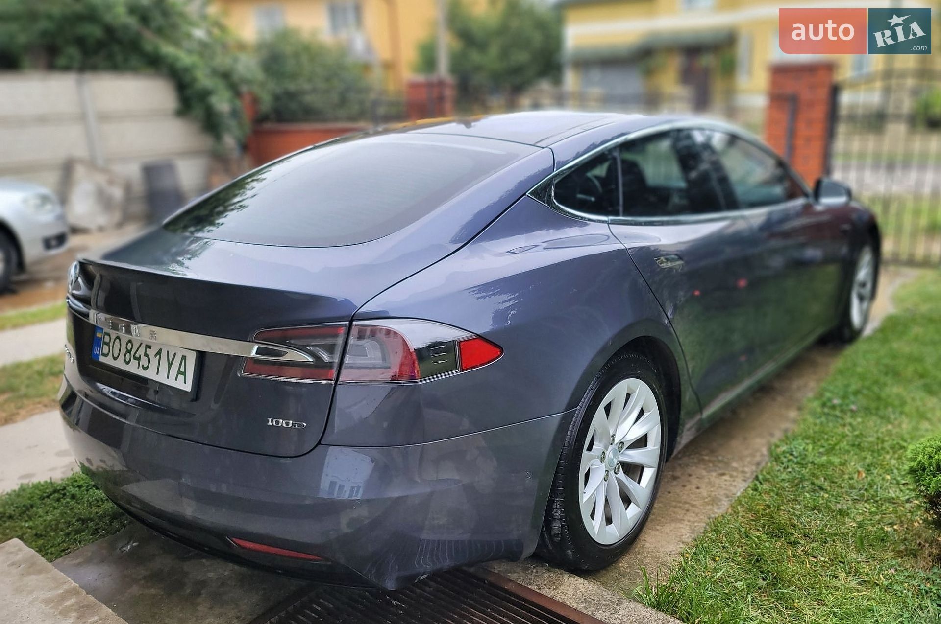 Tesla Model S 2018 VIN 5YJSA1E24JF243240 фото оголошення 4 з 34