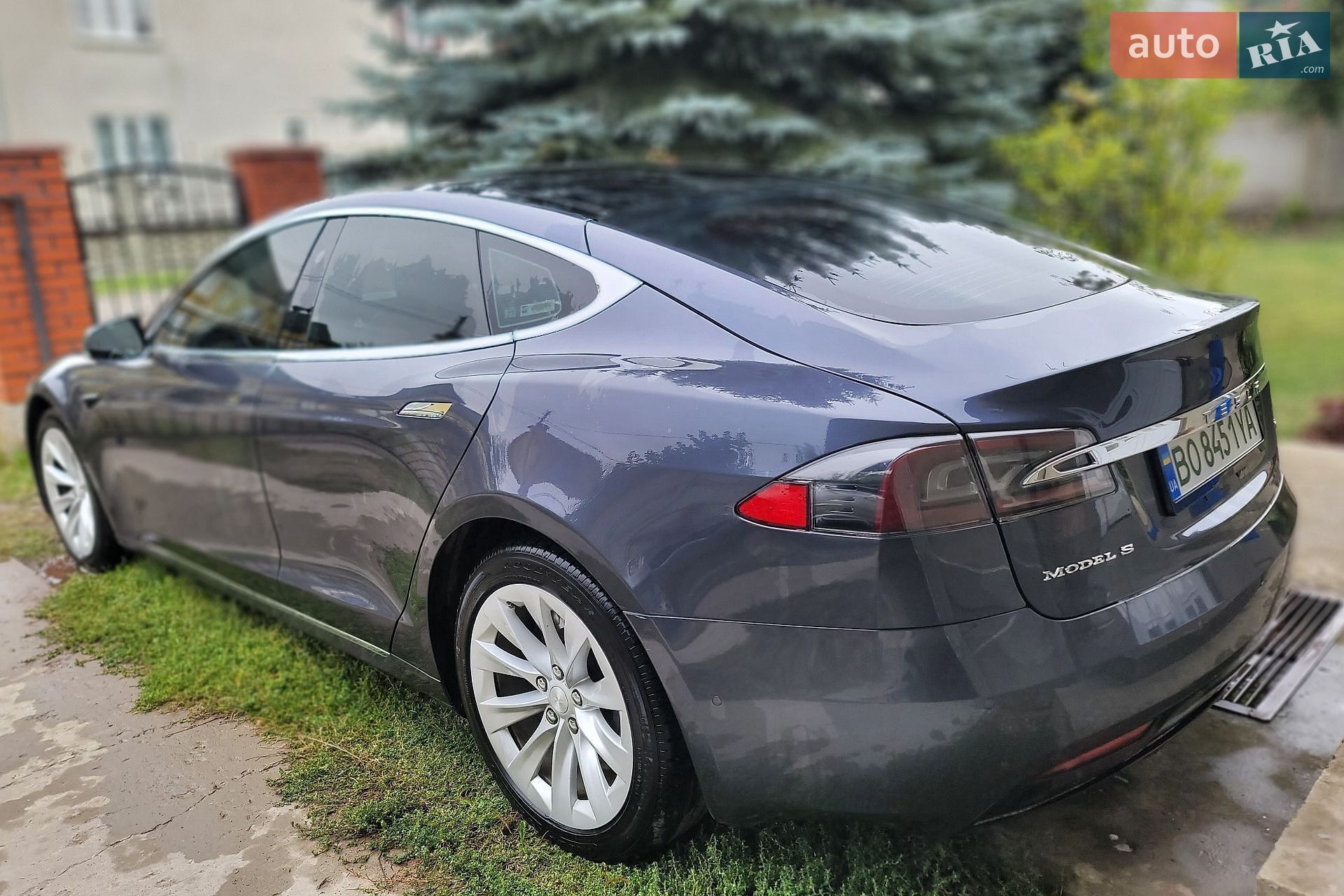 Tesla Model S 2018 VIN 5YJSA1E24JF243240 фото оголошення 5 з 34