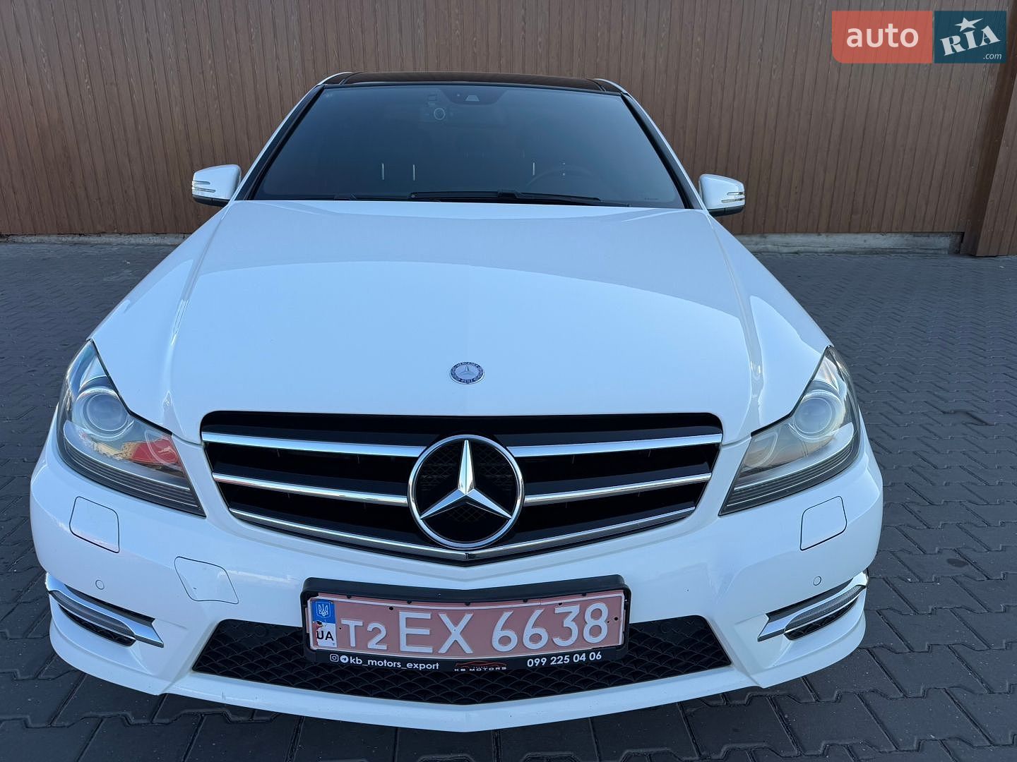 Mercedes-Benz C-Class 2014 VIN WDDGF8EB3EA917477 фото оголошення 8 з 63
