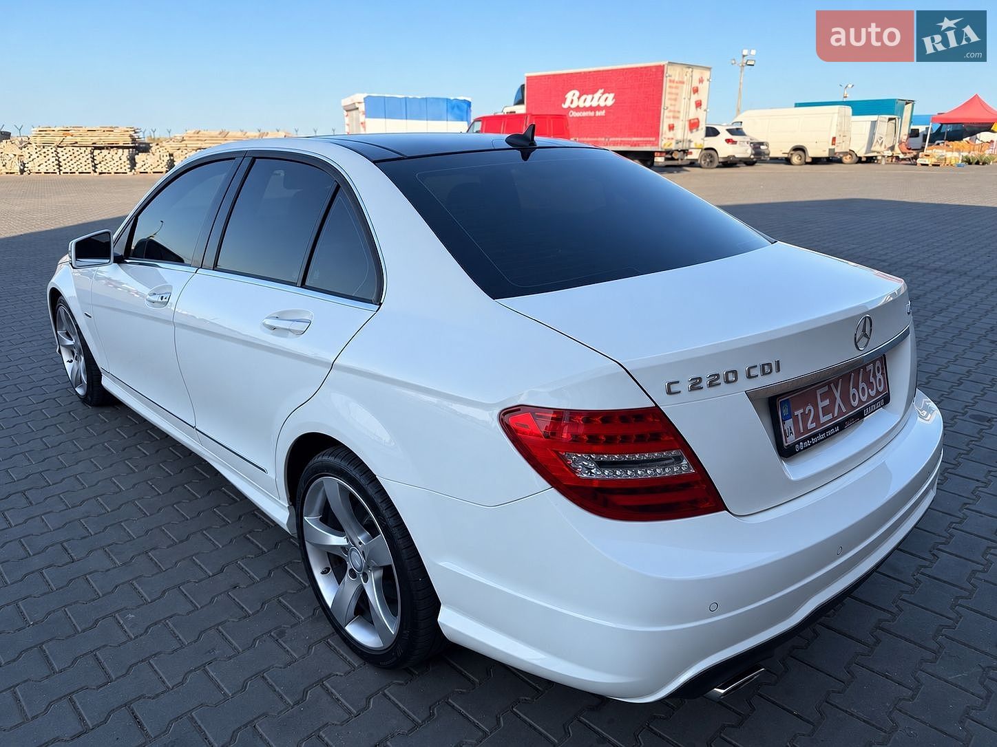Mercedes-Benz C-Class 2014 VIN WDDGF8EB3EA917477 фото оголошення 5 з 63