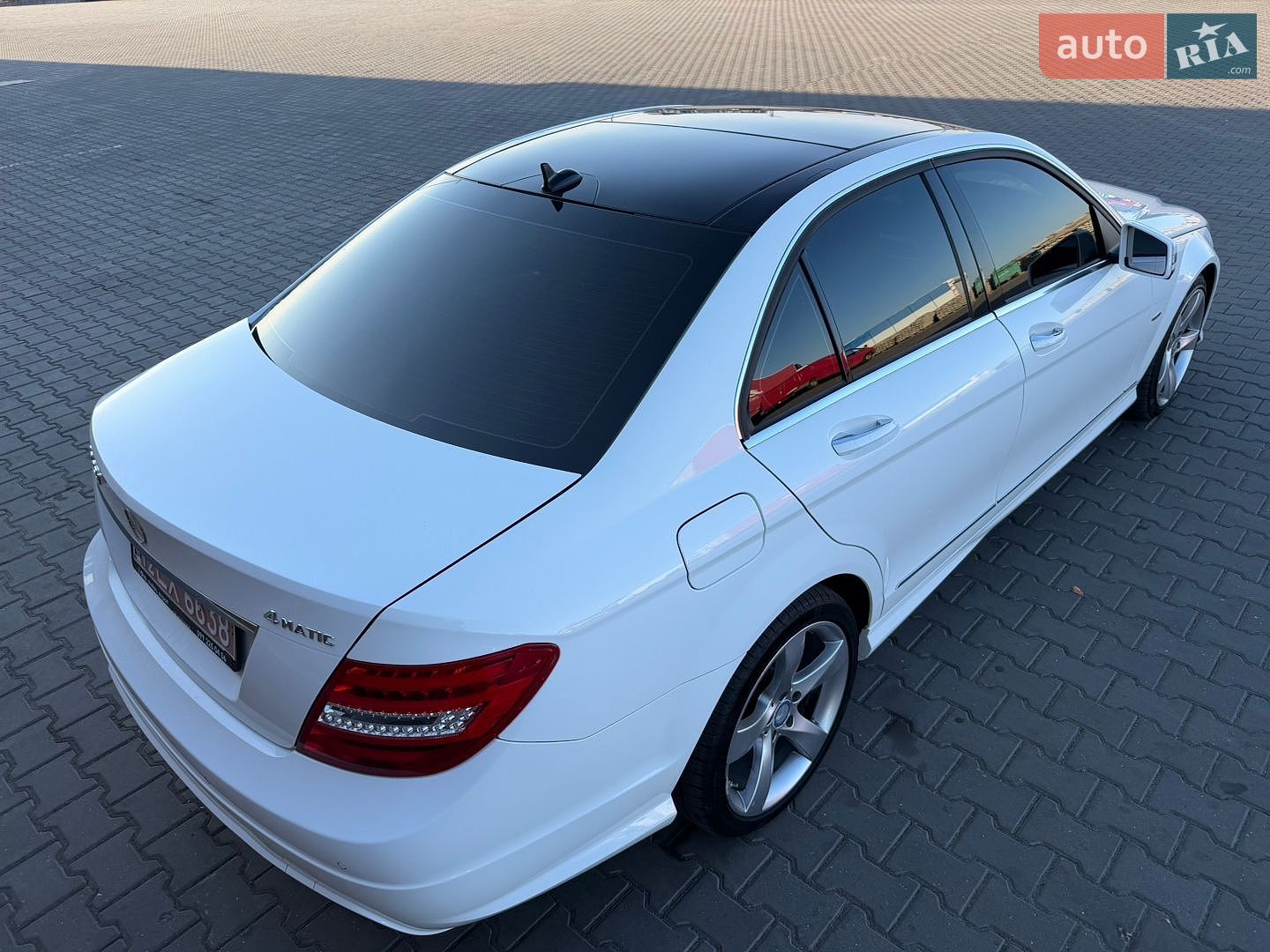 Mercedes-Benz C-Class 2014 VIN WDDGF8EB3EA917477 фото оголошення 10 з 63