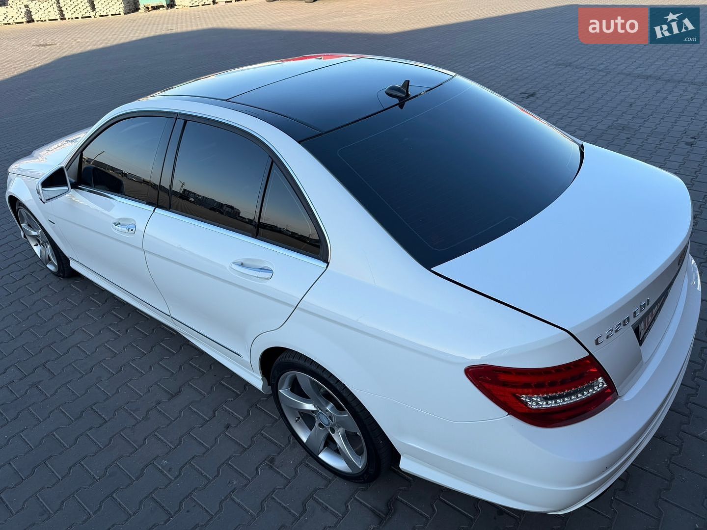 Mercedes-Benz C-Class 2014 VIN WDDGF8EB3EA917477 фото оголошення 11 з 63
