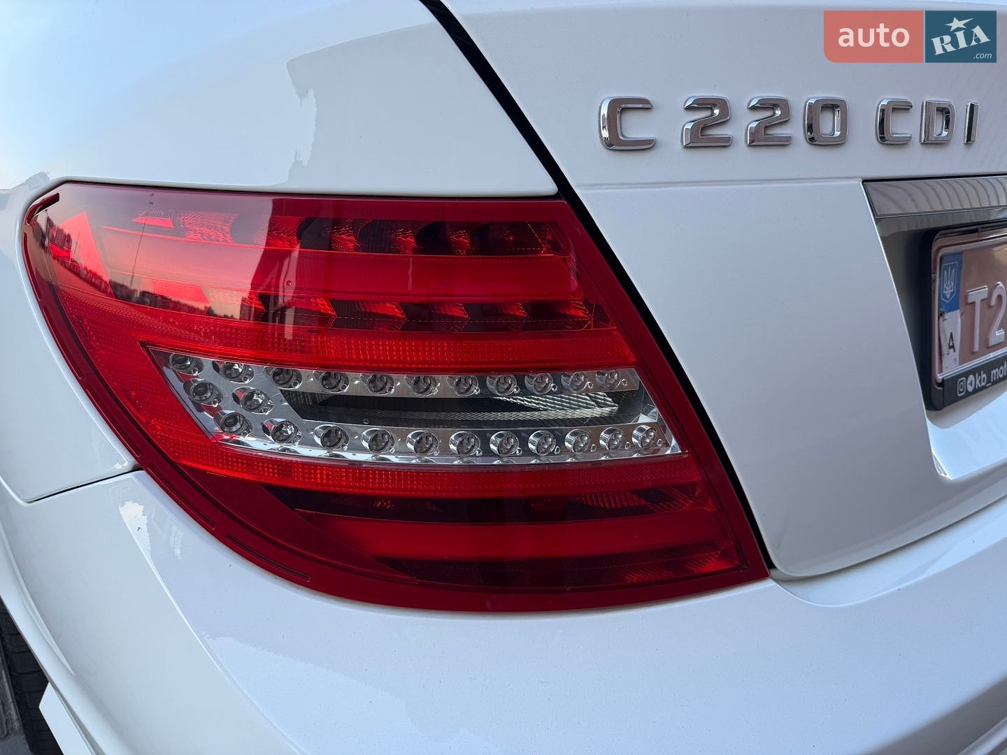 Mercedes-Benz C-Class 2014 VIN WDDGF8EB3EA917477 фото оголошення 16 з 63