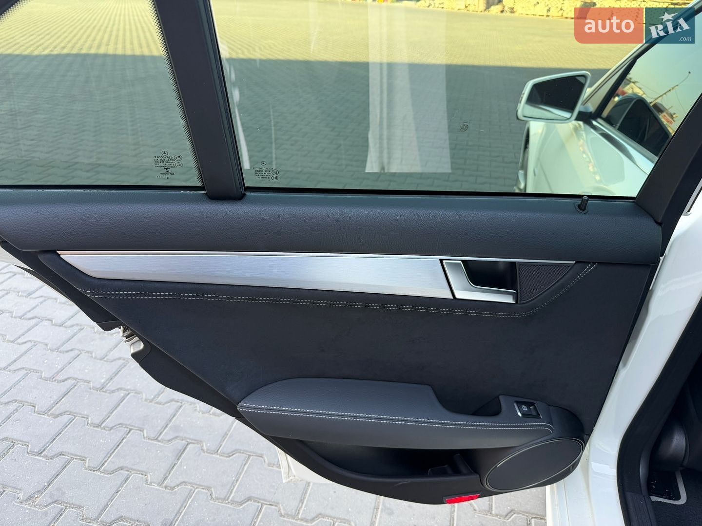 Mercedes-Benz C-Class 2014 VIN WDDGF8EB3EA917477 фото оголошення 27 з 63