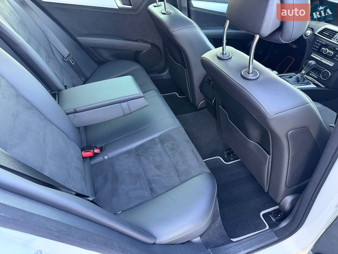 Mercedes-Benz C-Class 2014 VIN WDDGF8EB3EA917477 фото оголошення 38 з 63