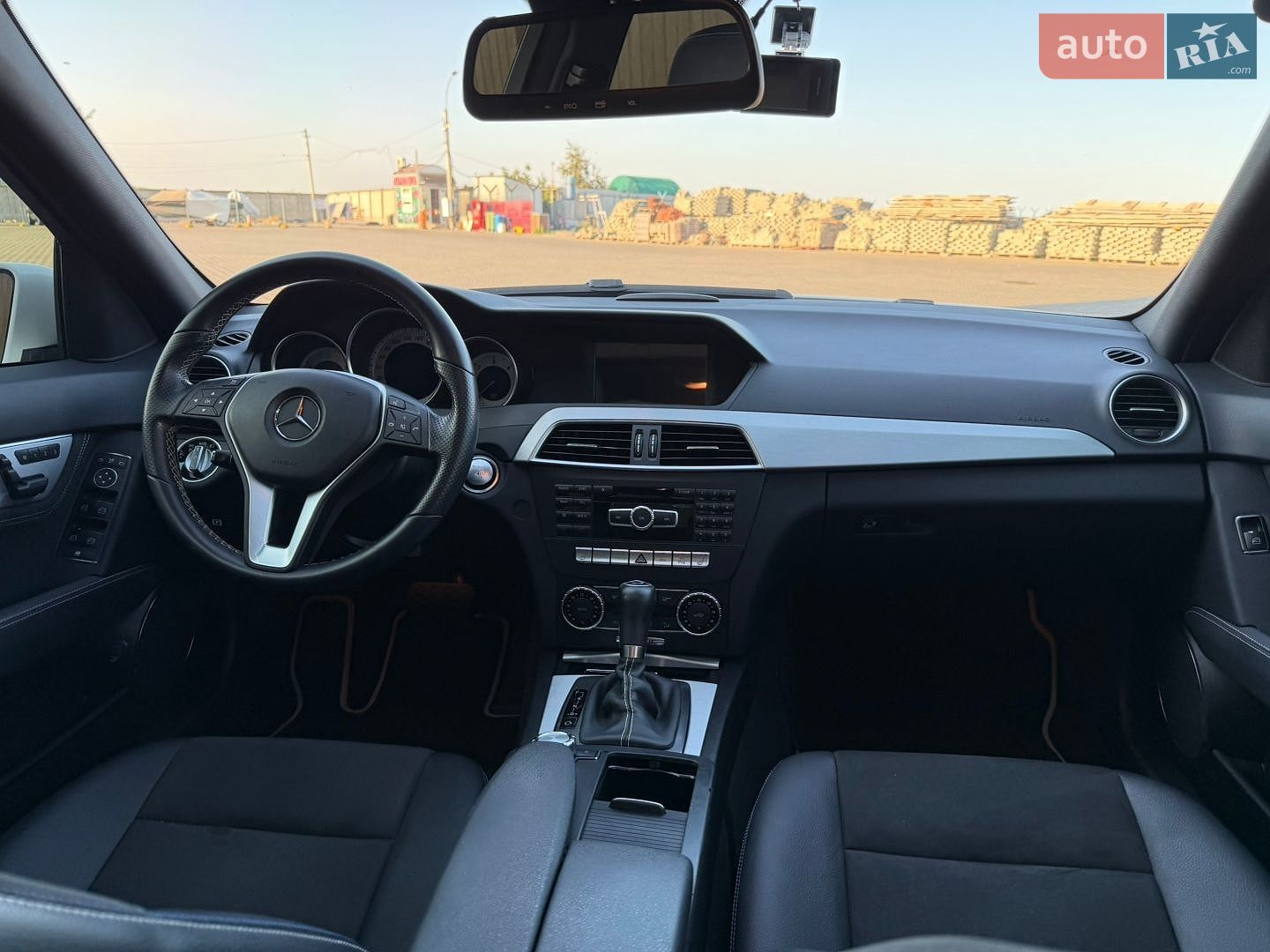 Mercedes-Benz C-Class 2014 VIN WDDGF8EB3EA917477 фото оголошення 42 з 63