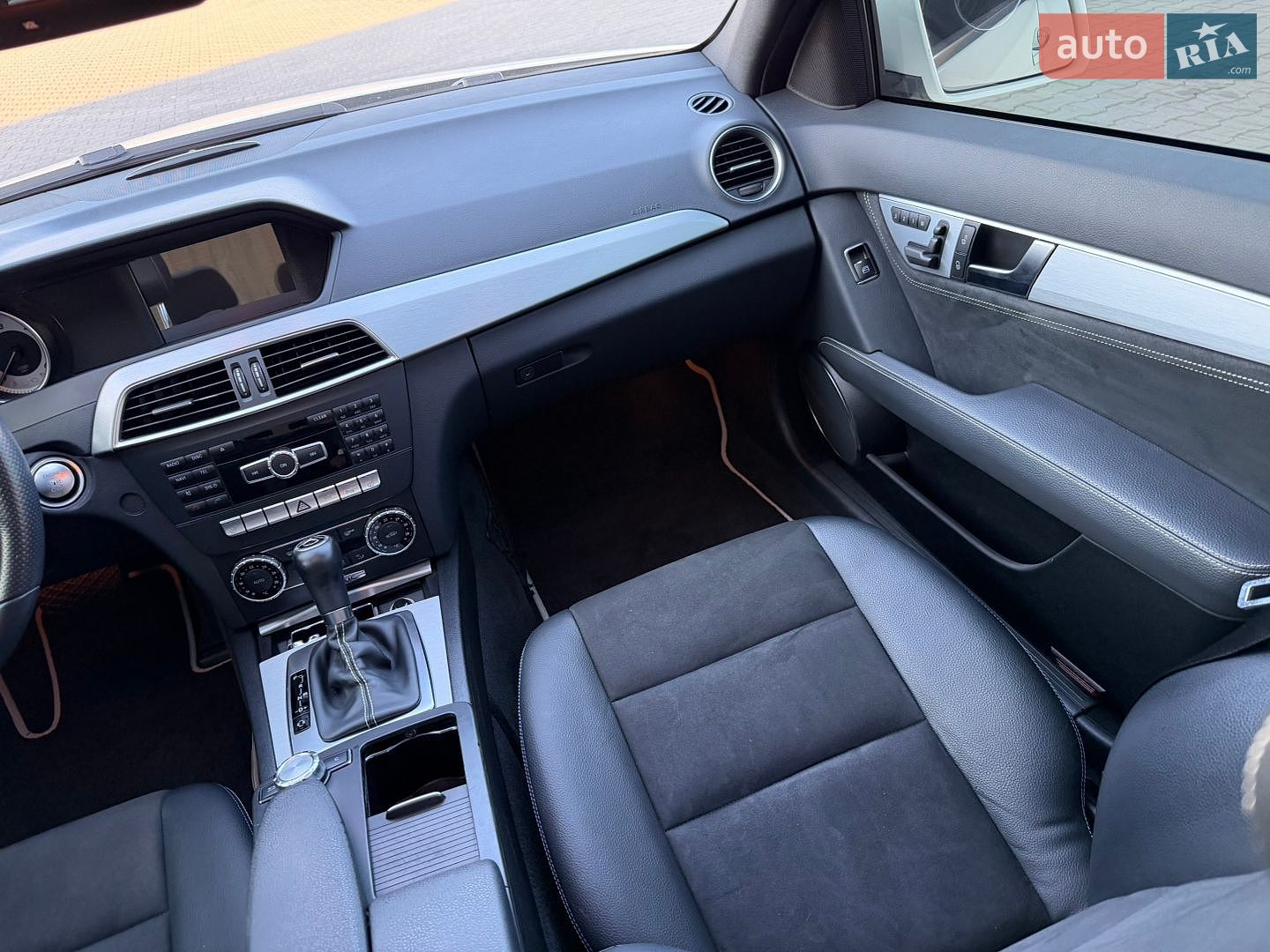 Mercedes-Benz C-Class 2014 VIN WDDGF8EB3EA917477 фото оголошення 44 з 63