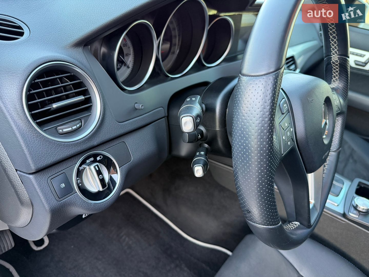 Mercedes-Benz C-Class 2014 VIN WDDGF8EB3EA917477 фото оголошення 51 з 63