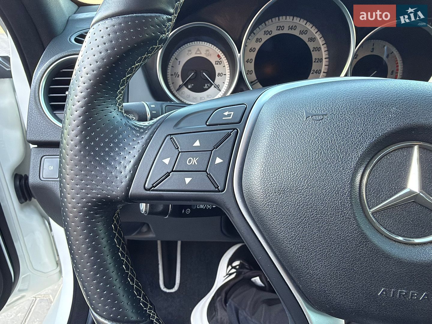 Mercedes-Benz C-Class 2014 VIN WDDGF8EB3EA917477 фото оголошення 57 з 63