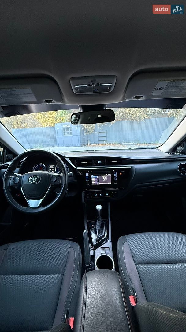 Toyota Corolla 2017 VIN 5YFBURHE7HP638572 фото оголошення 10 з 13