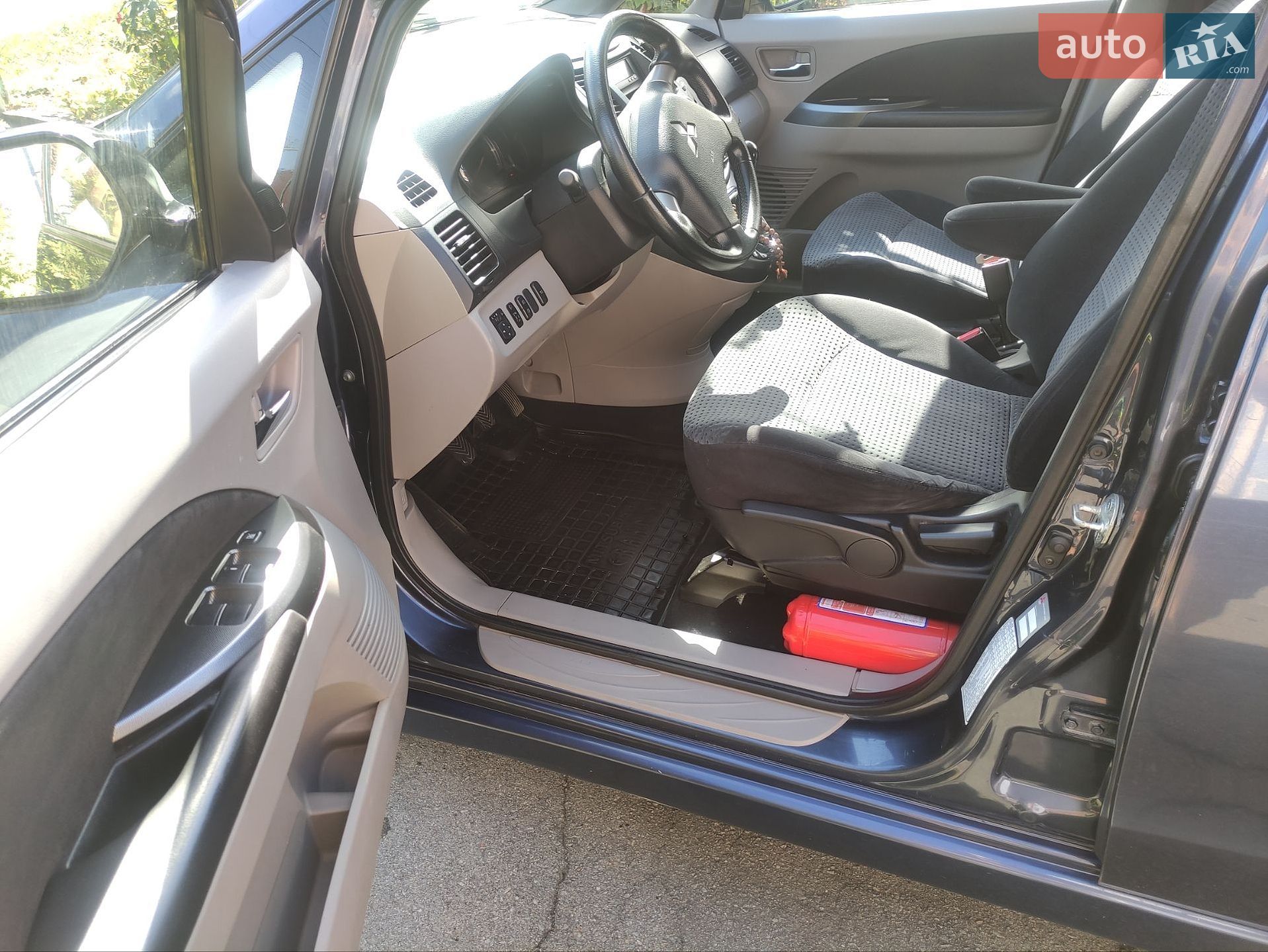 Mitsubishi Grandis 2006 VIN JMBLJNA8W6Z012823 фото оголошення 11 з 16