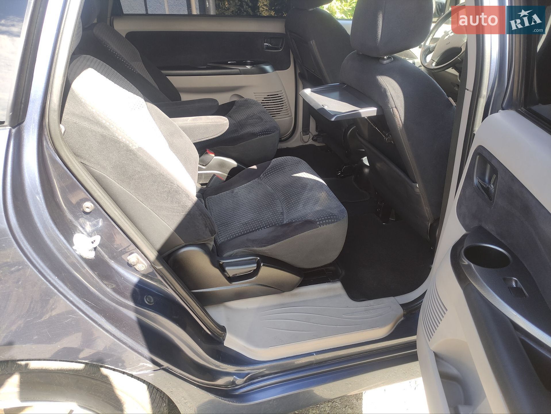 Mitsubishi Grandis 2006 VIN JMBLJNA8W6Z012823 фото оголошення 14 з 16