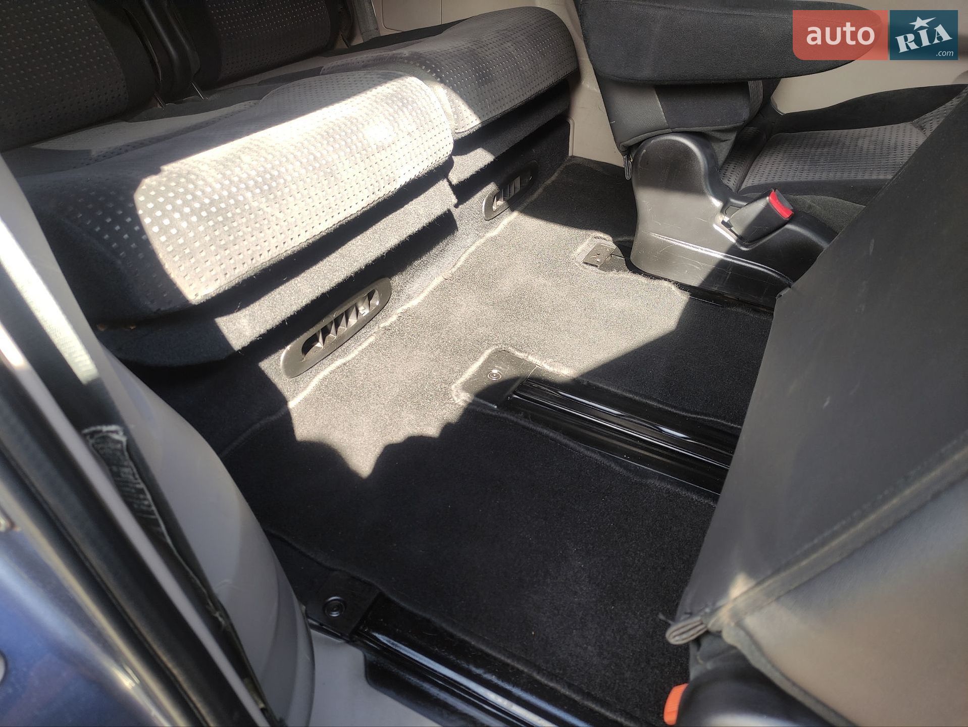 Mitsubishi Grandis 2006 VIN JMBLJNA8W6Z012823 фото оголошення 6 з 16