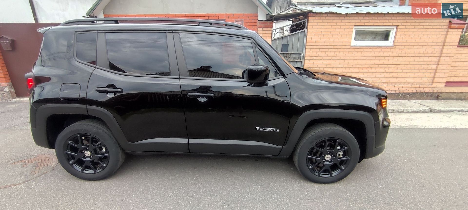 Jeep Renegade 2022 VIN ZACNJDB11NPN69437 фото оголошення 14 з 112