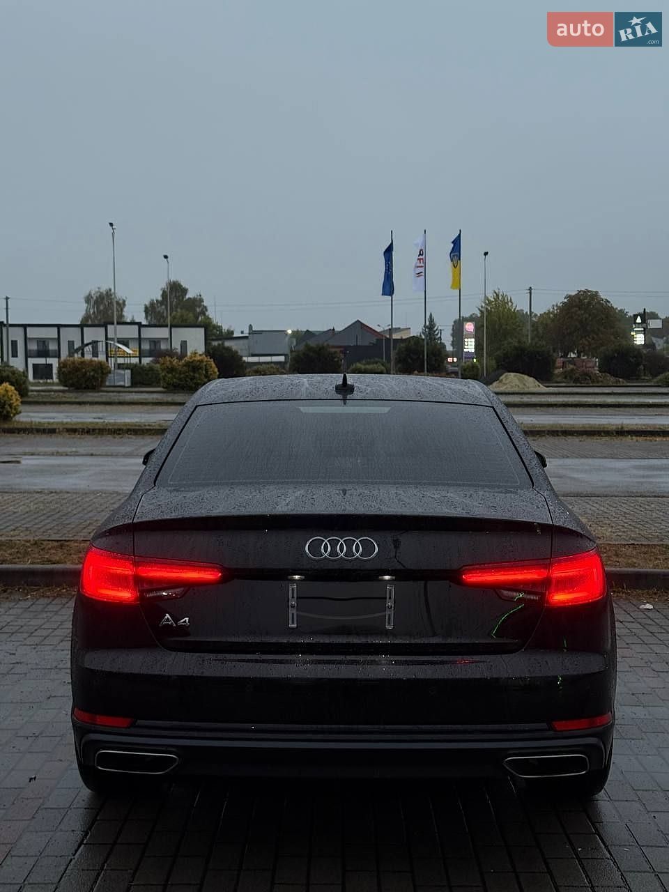 Audi A4 2019 VIN WAUGMAF47KN017044 фото оголошення 2 з 15