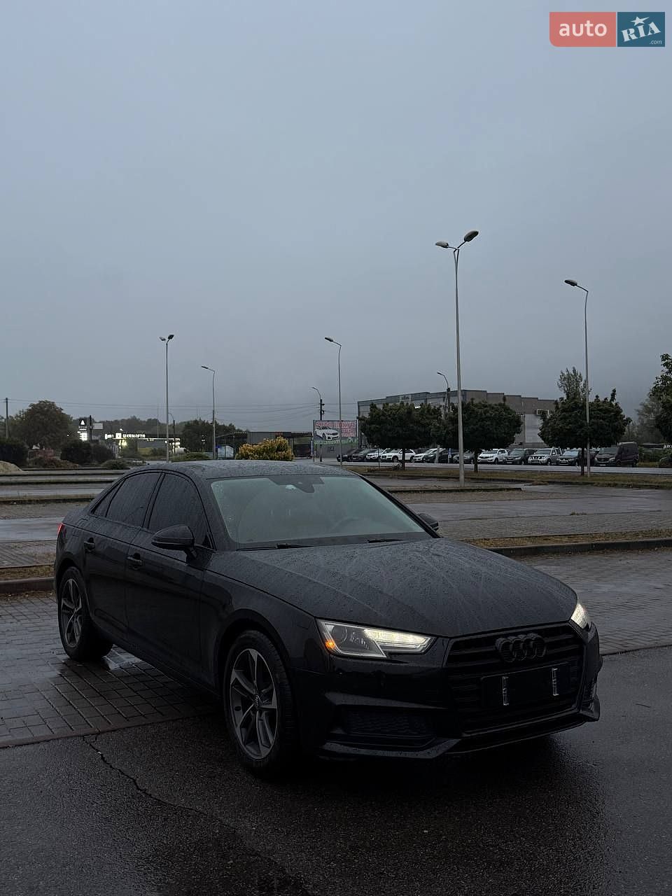 Audi A4 2019 VIN WAUGMAF47KN017044 фото оголошення 3 з 15