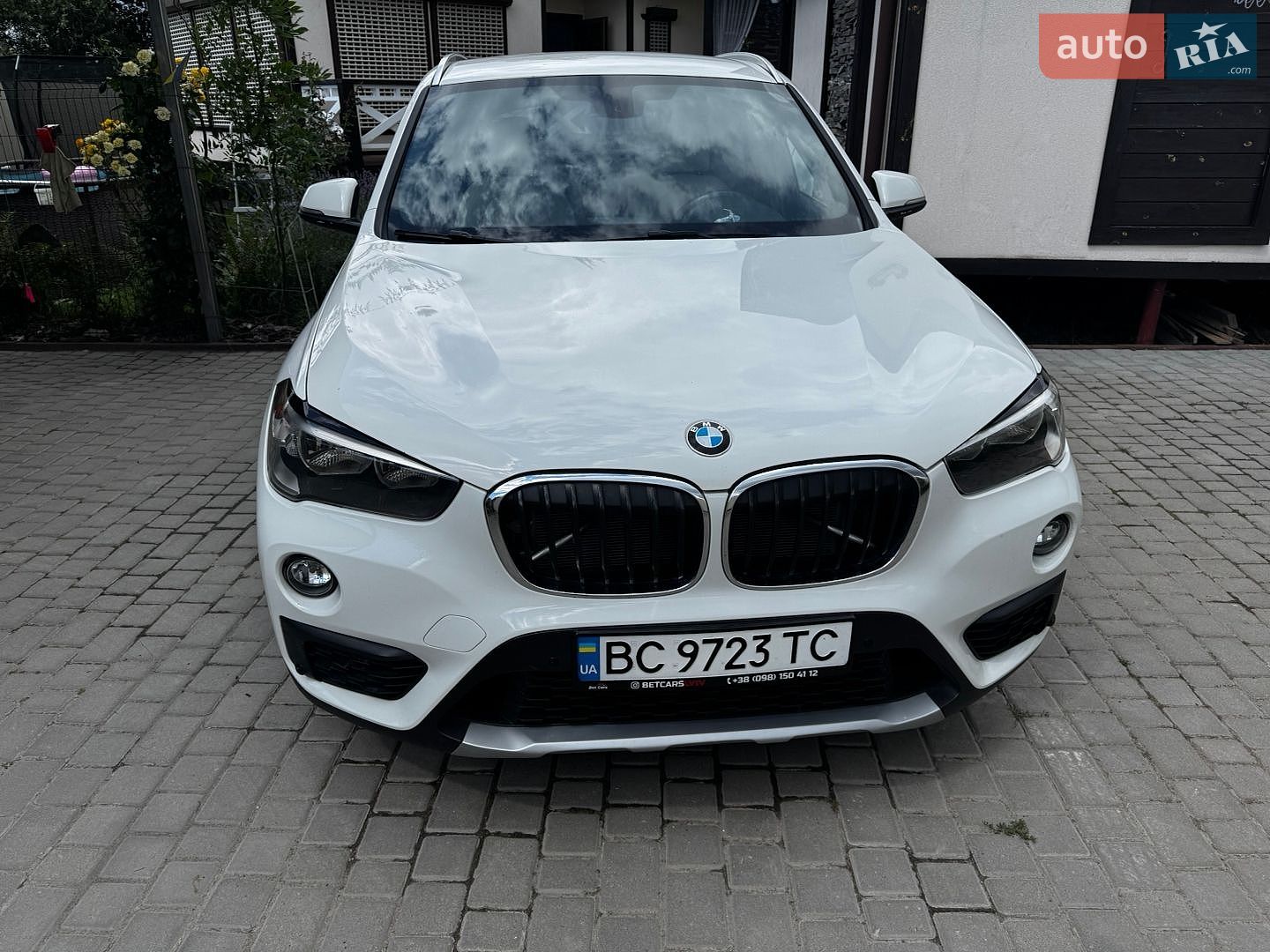 BMW X1 2018 VIN WBXHT3C39J5L33712 фото оголошення 4 з 16