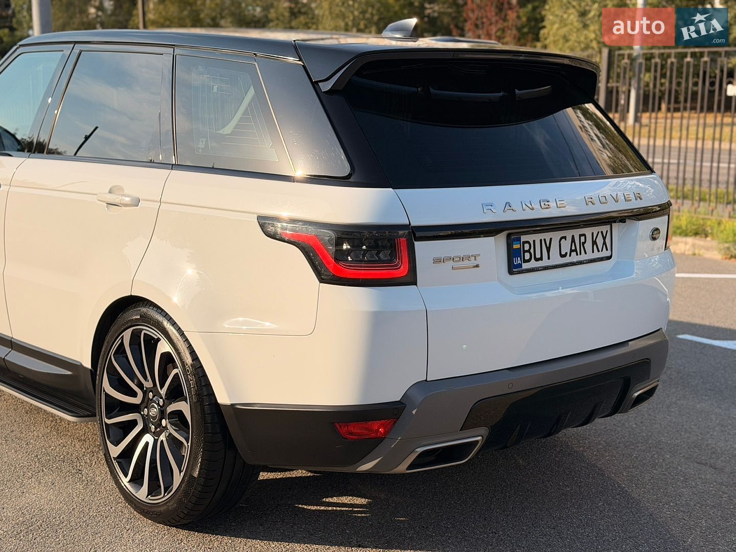Land Rover Range Rover Sport 2019 VIN SALWA2BKXKA859619 фото оголошення 18 з 51