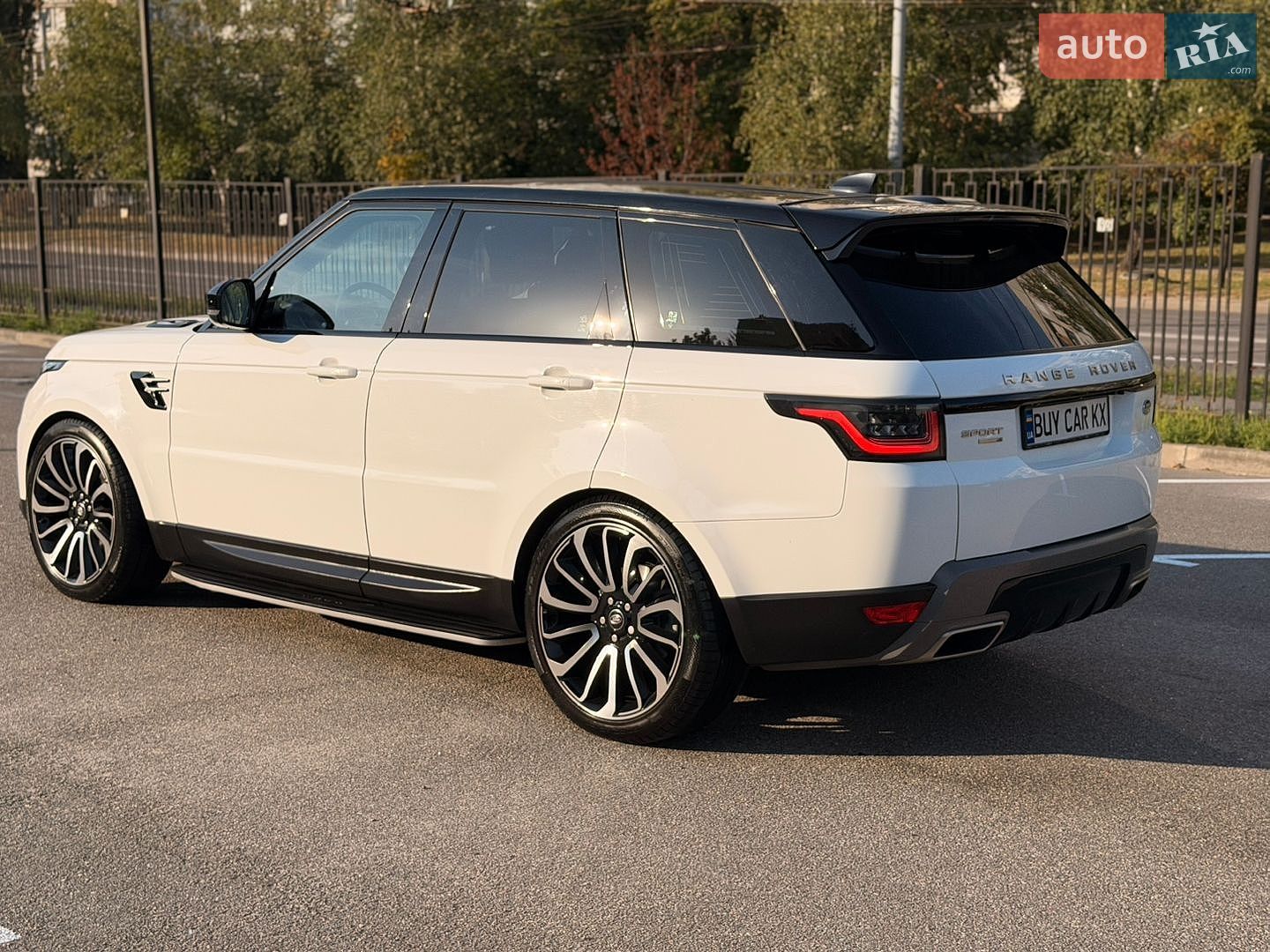 Land Rover Range Rover Sport 2019 VIN SALWA2BKXKA859619 фото оголошення 19 з 51