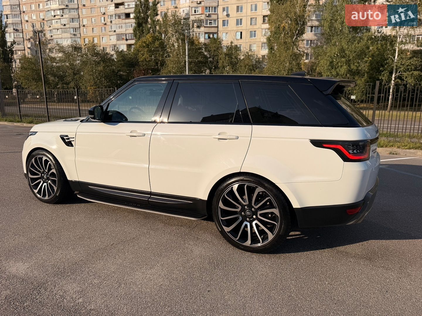 Land Rover Range Rover Sport 2019 VIN SALWA2BKXKA859619 фото оголошення 20 з 51