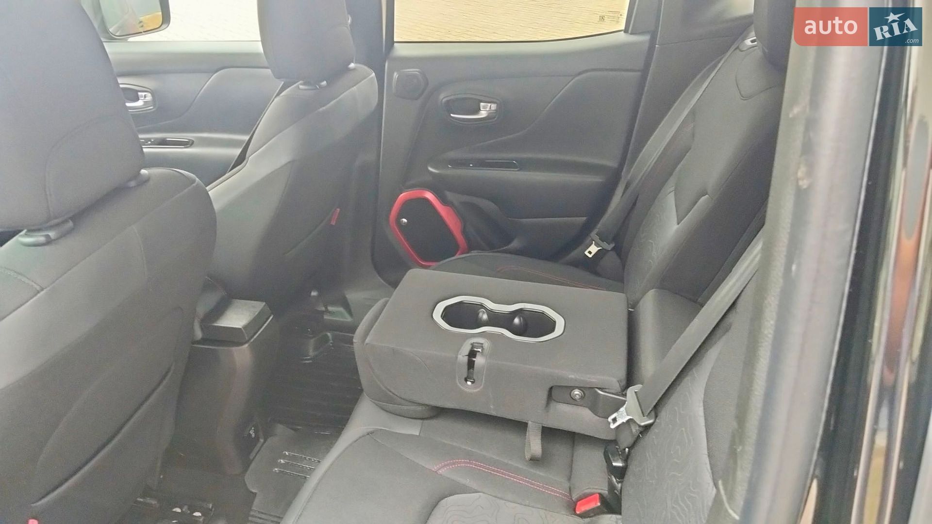 Jeep Renegade 2016 VIN ZACCJBCT4GPE10283 фото оголошення 36 з 67