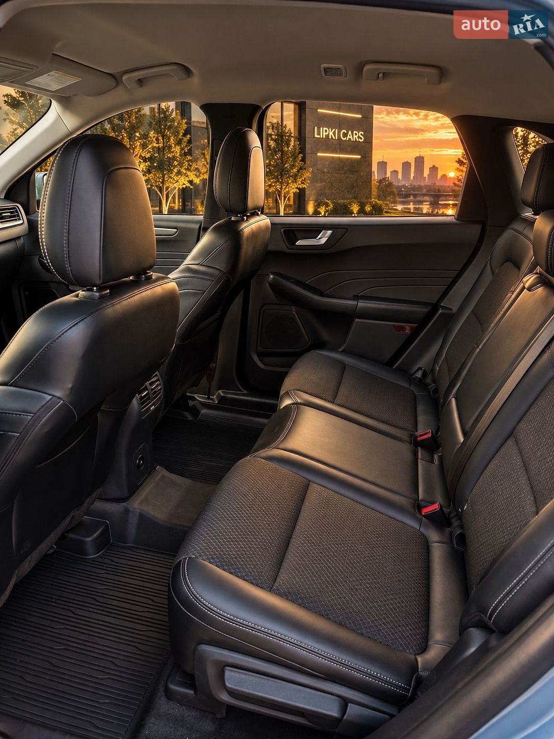 Ford Escape 2023 VIN 1FMCU0E19RUA05816 фото оголошення 9 з 14