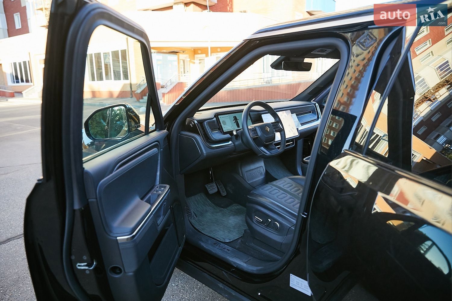 Rivian R1S 2025 VIN 7PDSGBBA1SN071292 фото оголошення 35 з 78