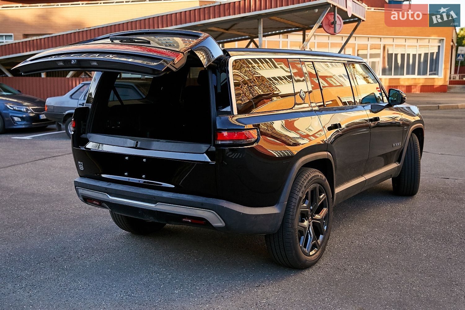 Rivian R1S 2025 VIN 7PDSGBBA1SN071292 фото оголошення 44 з 78