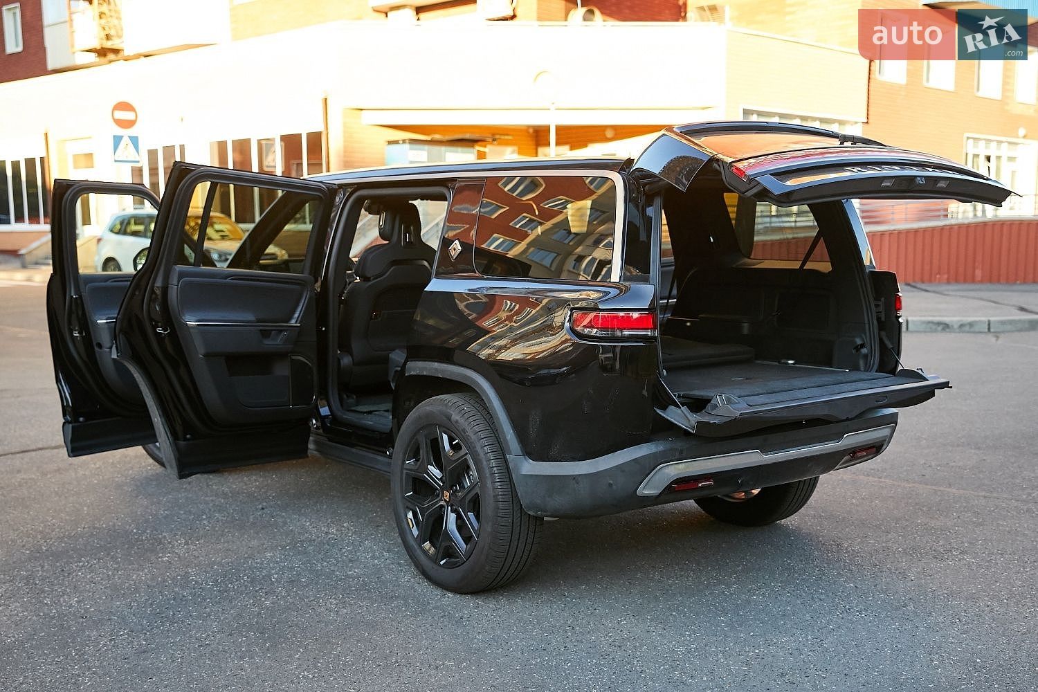 Rivian R1S 2025 VIN 7PDSGBBA1SN071292 фото оголошення 57 з 78