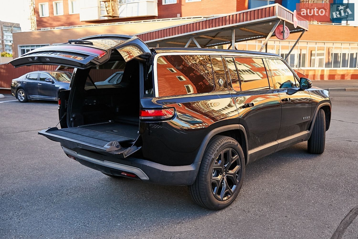 Rivian R1S 2025 VIN 7PDSGBBA1SN071292 фото оголошення 51 з 78