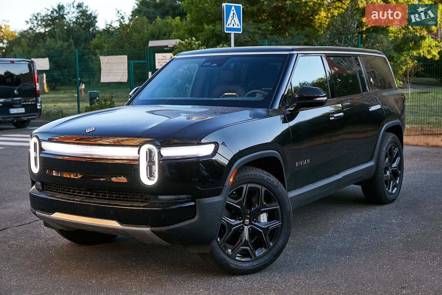 Rivian R1S 2025 VIN 7PDSGBBA1SN071292 фото оголошення 75 з 78