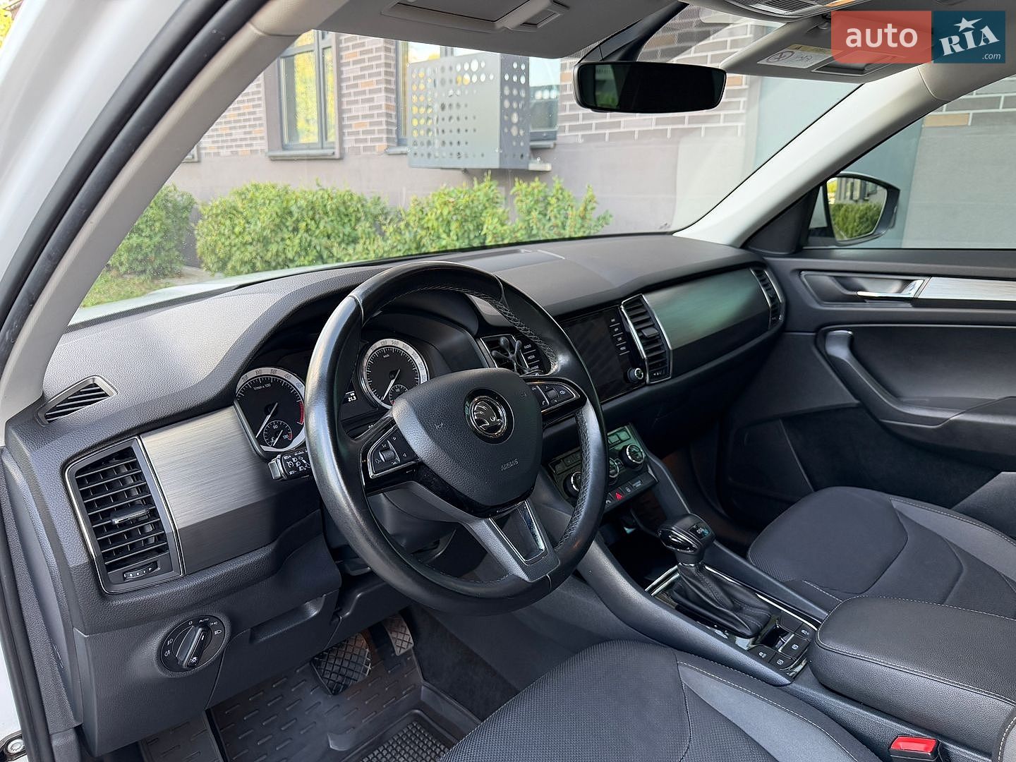 Skoda Kodiaq 2017 VIN TMBJJ7NS0J8017310 фото оголошення 17 з 33