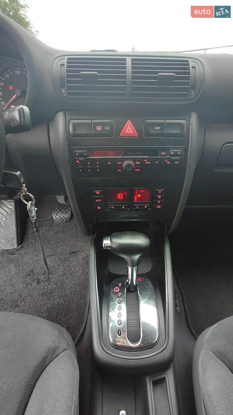 Audi A3 1999 VIN WAUZZZ8LZYA034071 фото оголошення 13 з 17