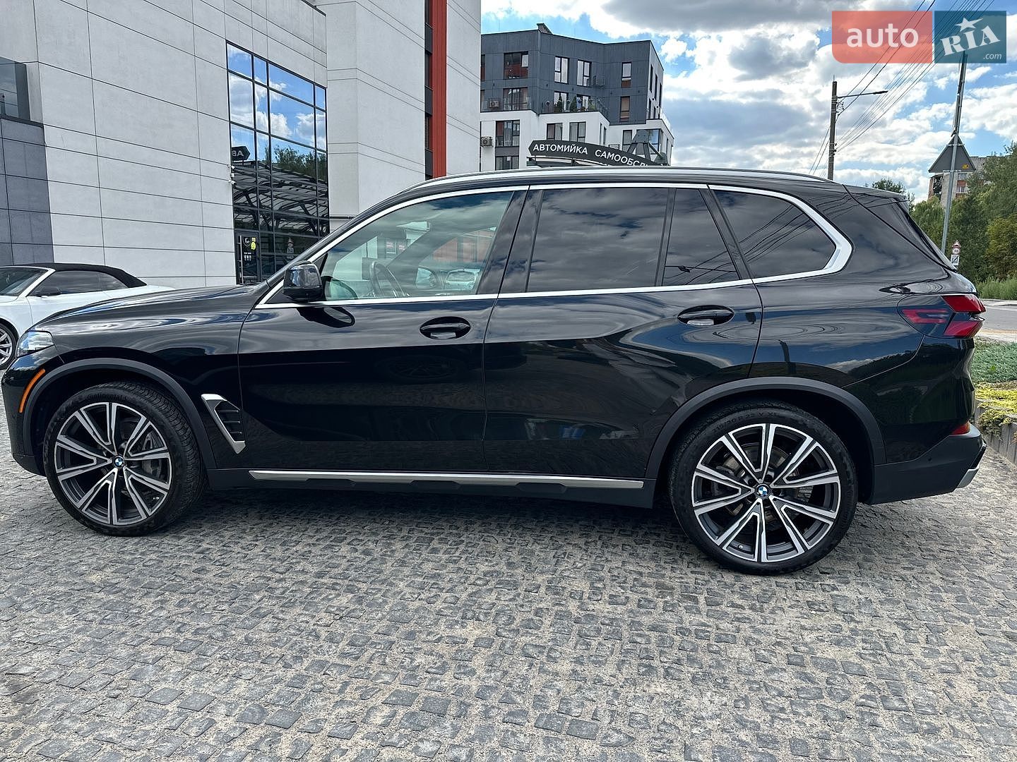 BMW X5 2023 VIN 5UX23EU06R9U25933 фото оголошення 12 з 57