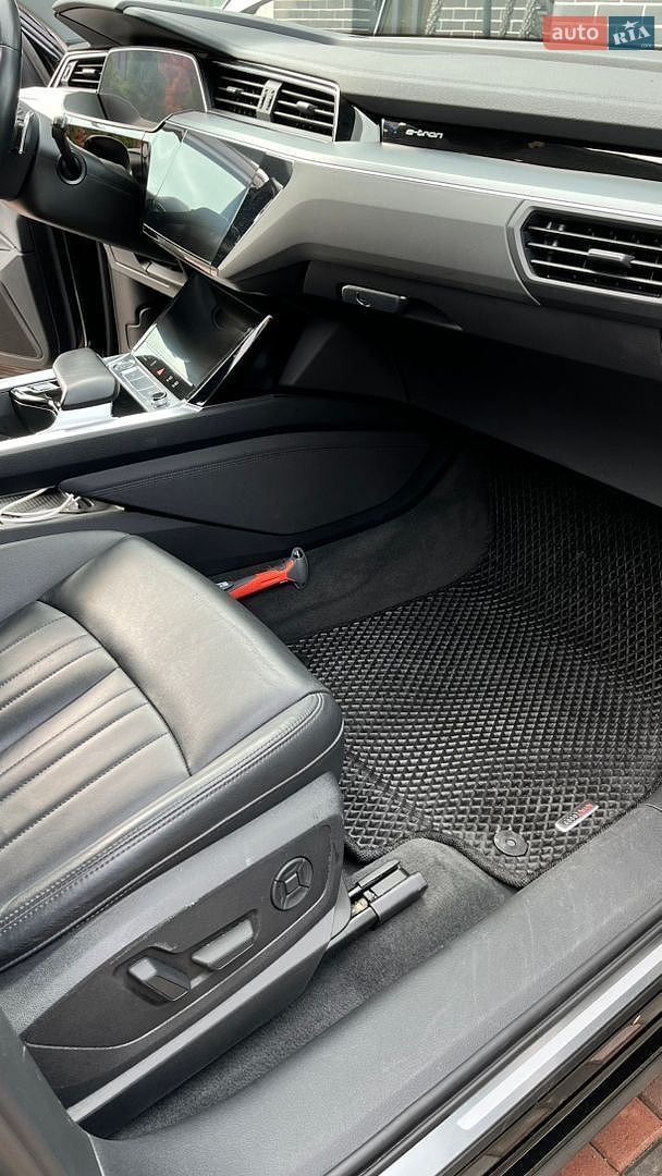Audi e-tron 2019 VIN WAUZZZGE3LB014239 фото оголошення 26 з 30