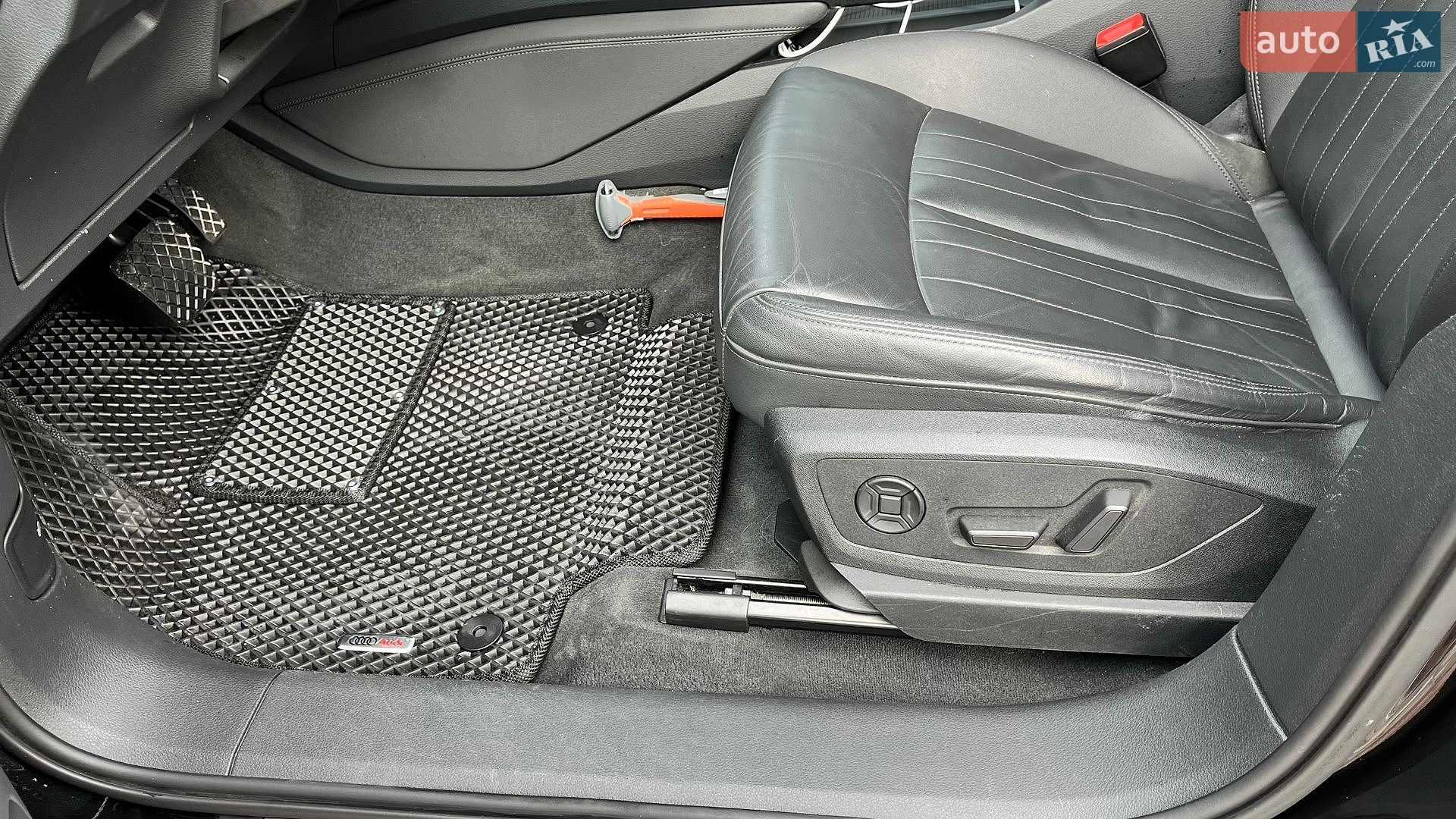 Audi e-tron 2019 VIN WAUZZZGE3LB014239 фото оголошення 29 з 30
