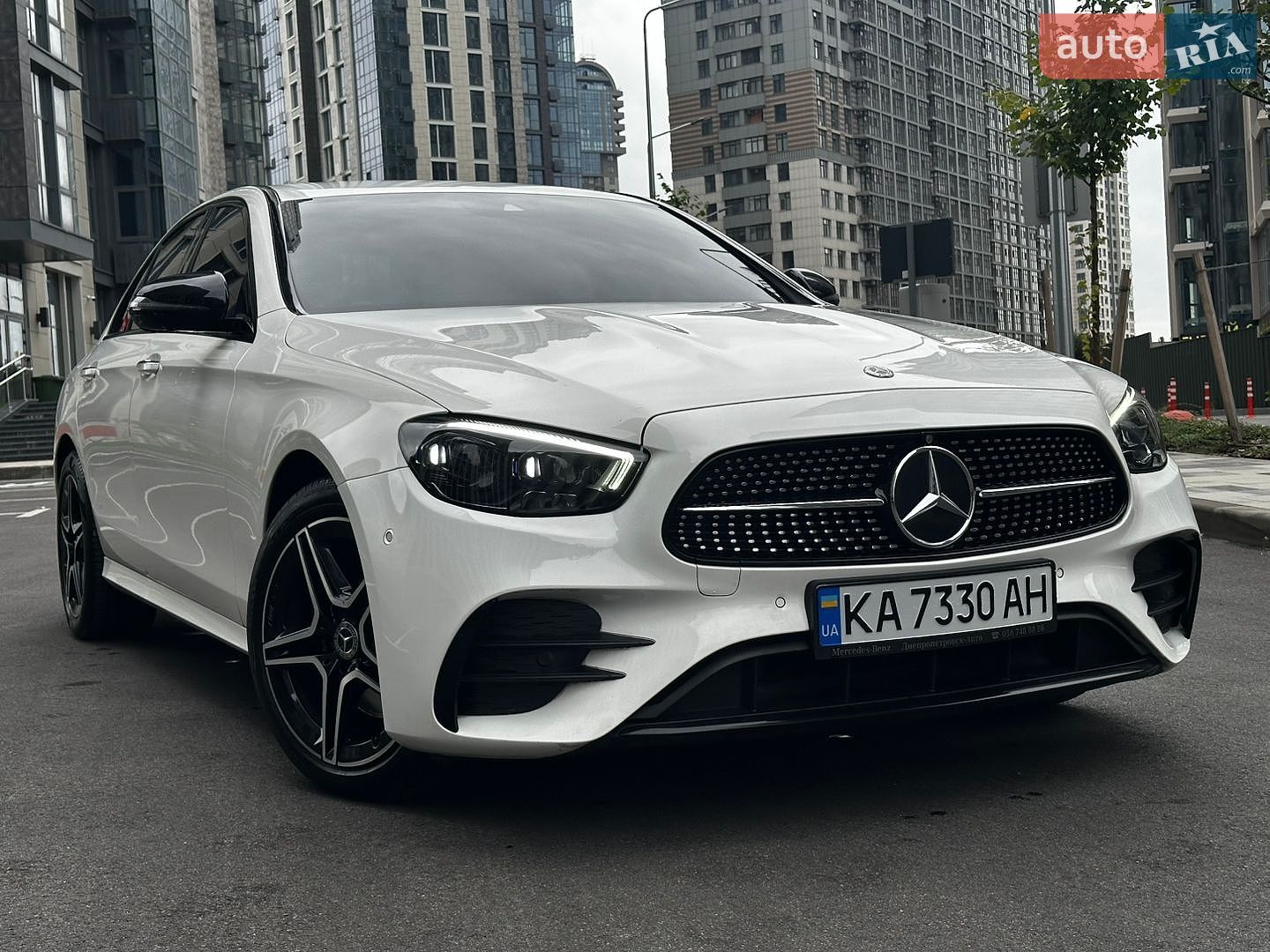Mercedes-Benz E-Class 2021 VIN W1K2130051A952933 фото оголошення 10 з 111