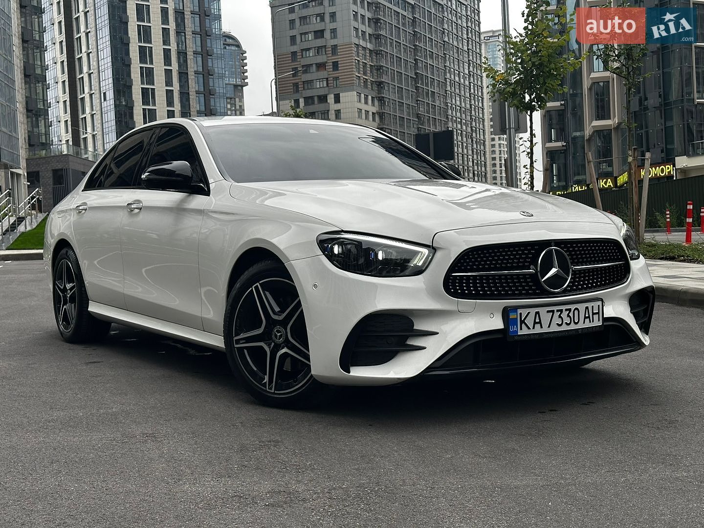 Mercedes-Benz E-Class 2021 VIN W1K2130051A952933 фото оголошення 12 з 111