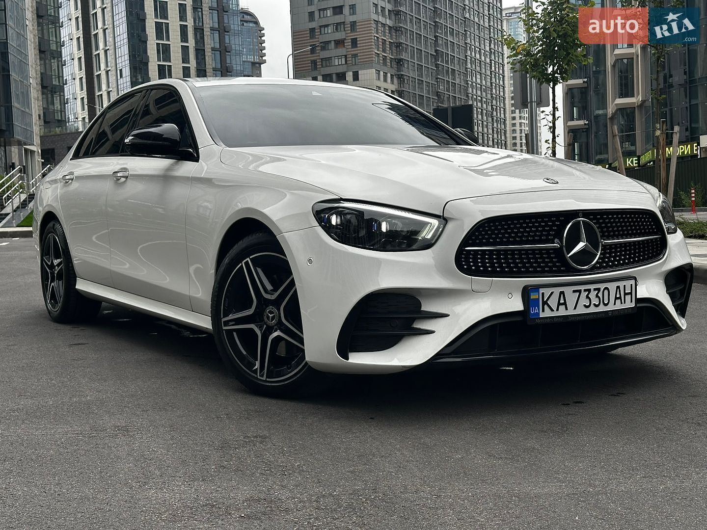 Mercedes-Benz E-Class 2021 VIN W1K2130051A952933 фото оголошення 13 з 111