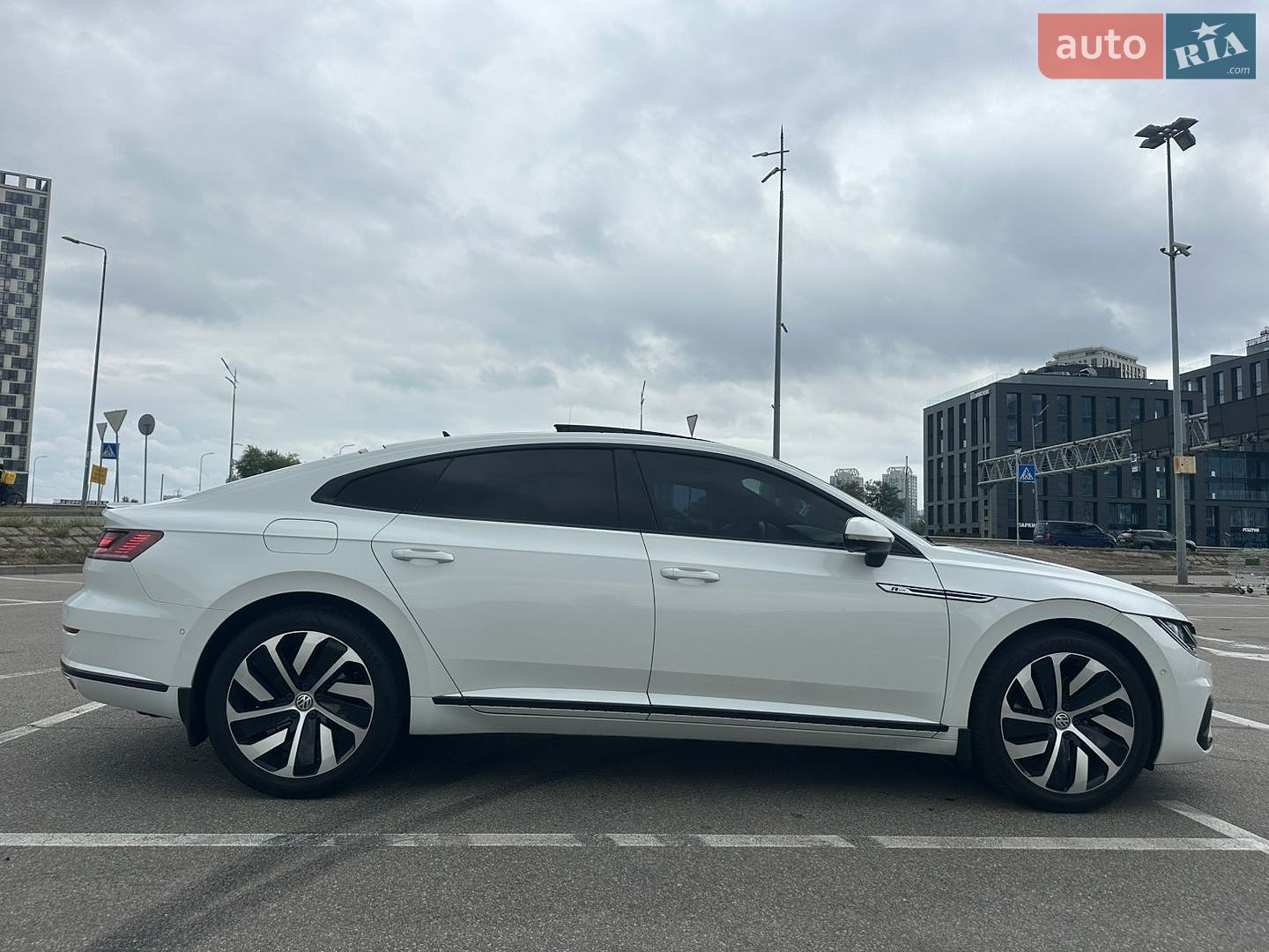 Volkswagen Arteon 2018 VIN WVWZZZ3HZJE514260 фото оголошення 13 з 34