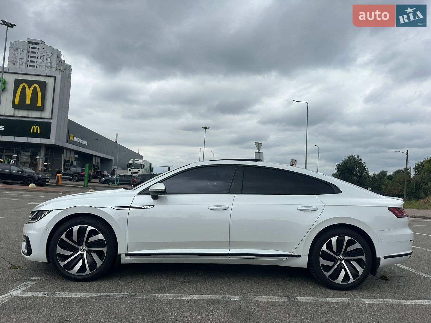 Volkswagen Arteon 2018 VIN WVWZZZ3HZJE514260 фото оголошення 9 з 34