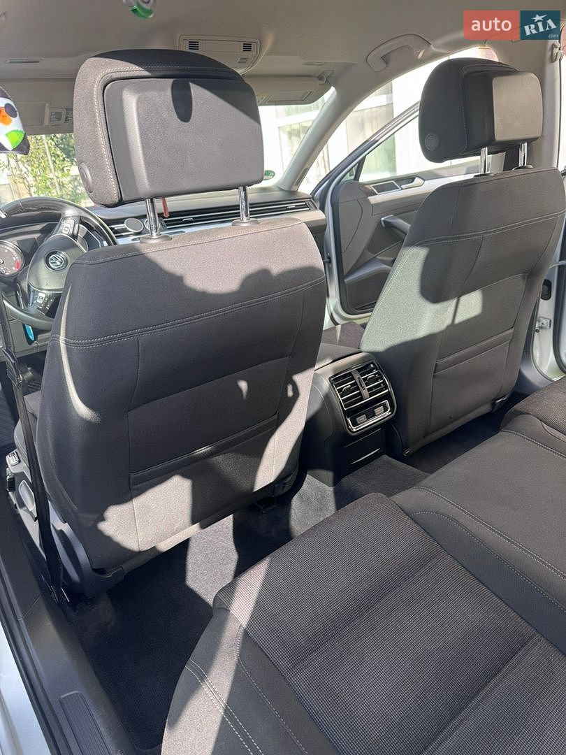 Volkswagen Passat 2018 VIN WVWZZZ3CZJE218182 фото оголошення 9 з 25