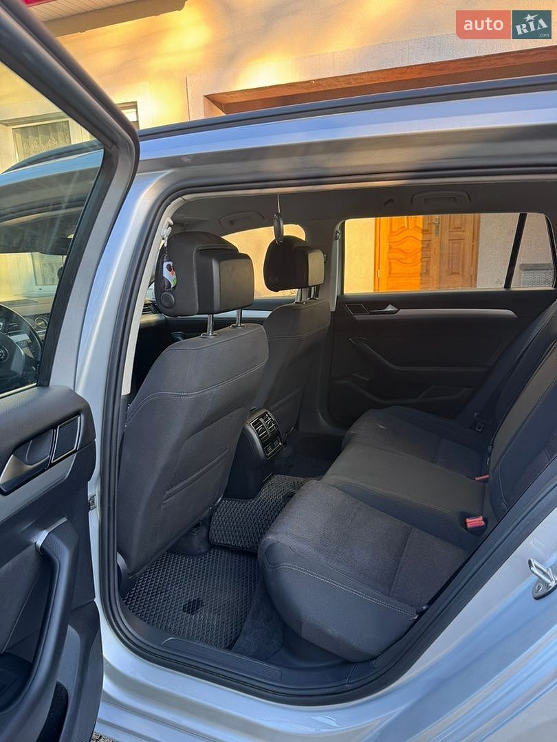 Volkswagen Passat 2018 VIN WVWZZZ3CZJE218182 фото оголошення 11 з 25