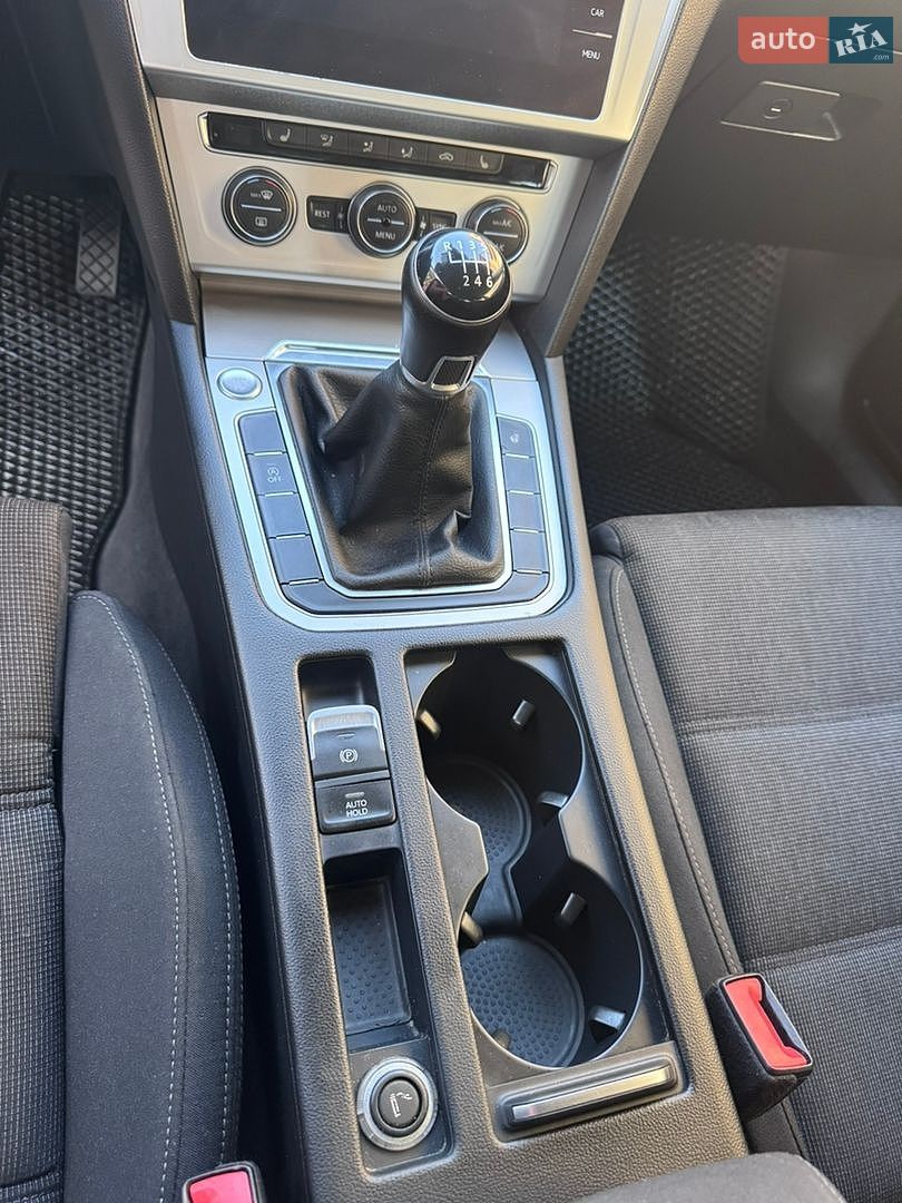 Volkswagen Passat 2018 VIN WVWZZZ3CZJE218182 фото оголошення 19 з 25