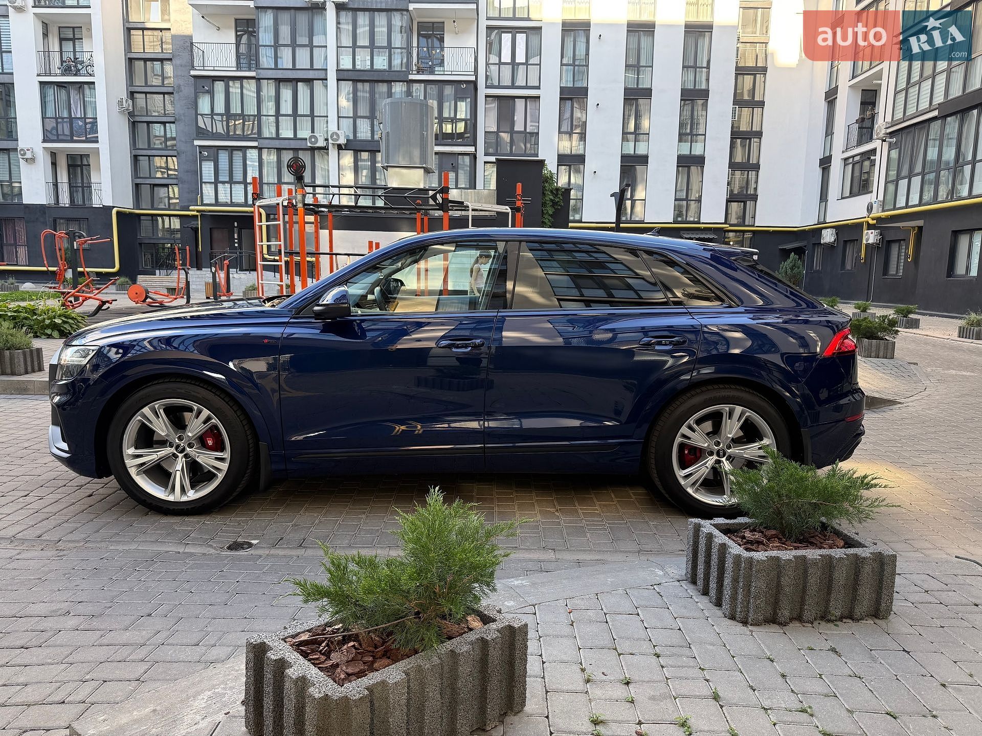 Audi Q8 2019 VIN WAUZZZF12KD045225 фото оголошення 14 з 37