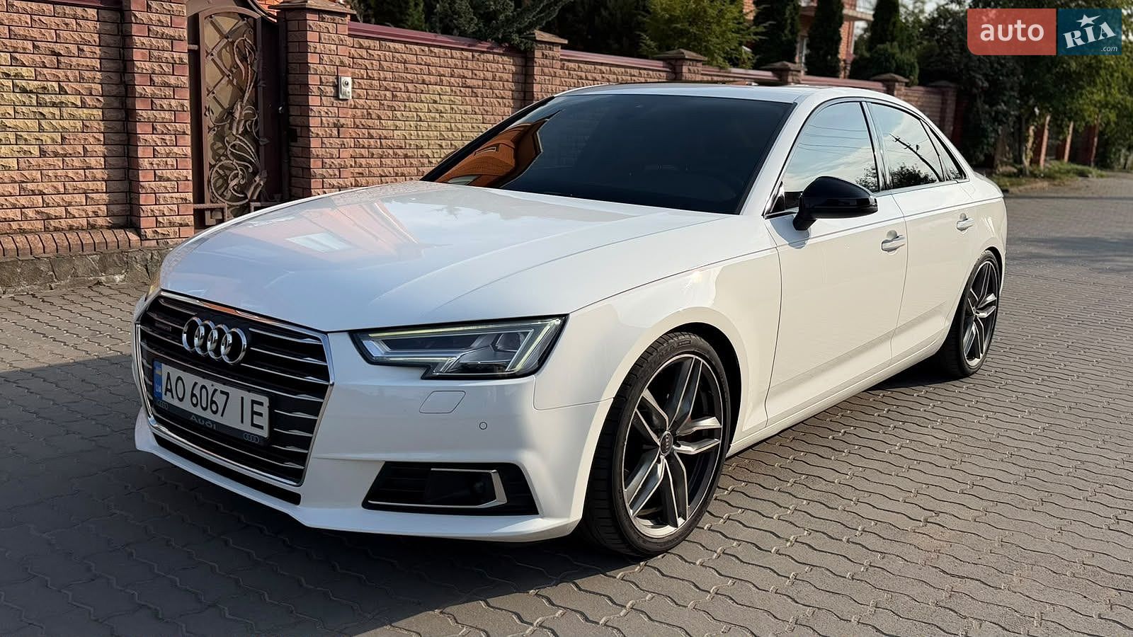 Audi A4 2018 VIN WAUZZZF48JA055087 фото оголошення 5 з 21