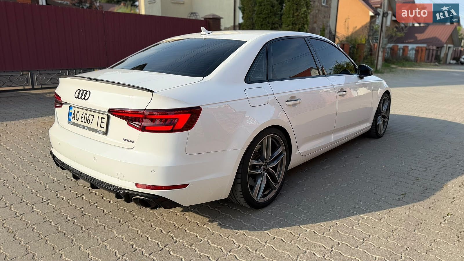 Audi A4 2018 VIN WAUZZZF48JA055087 фото оголошення 8 з 21