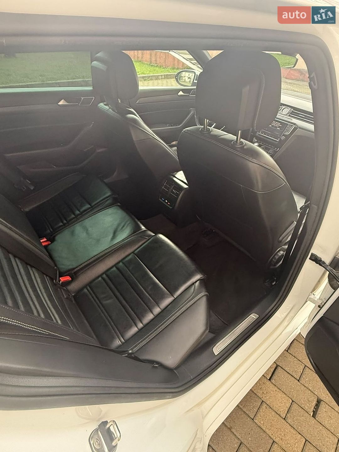 Volkswagen Passat 2016 VIN WVWZZZ3CZCE239088 фото оголошення 10 з 39