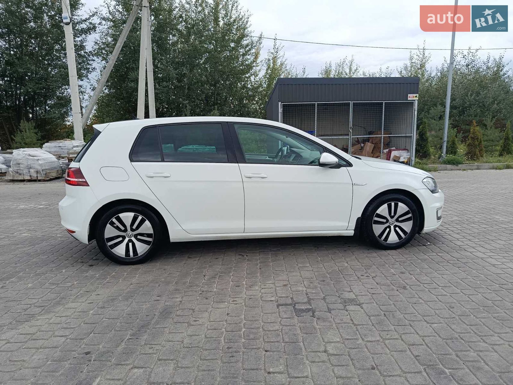 Volkswagen e-Golf 2015 VIN WVWZZZAUZFW910161 фото оголошення 6 з 13