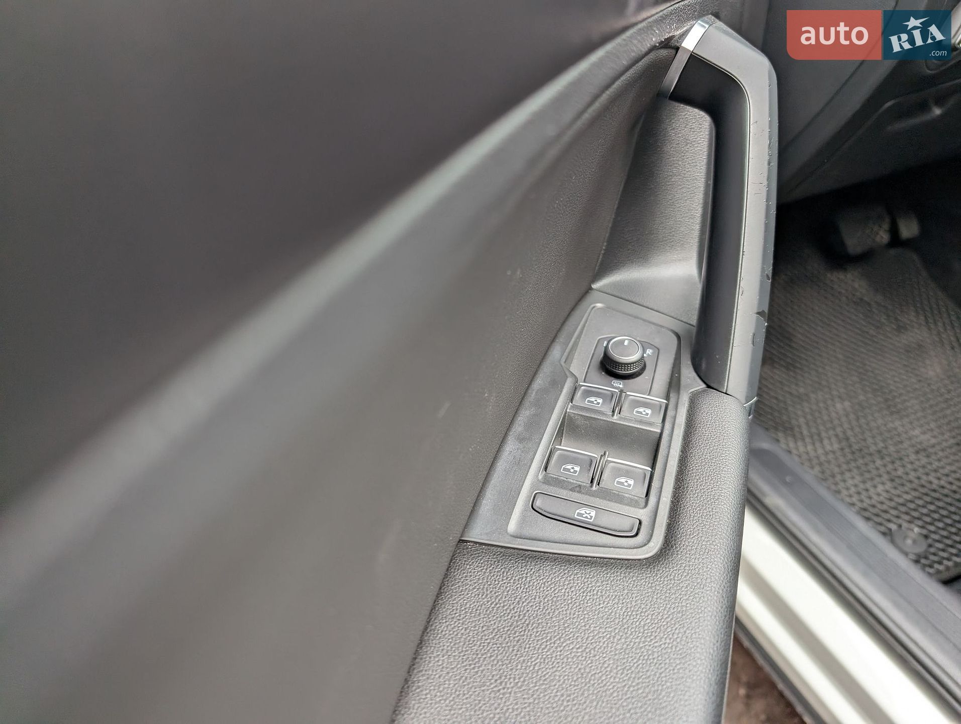 Volkswagen Tiguan Allspace 2018 VIN 3VV2B7AX7JM131093 фото оголошення 7 з 14